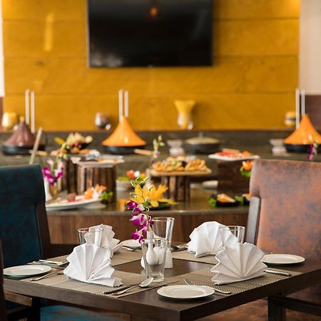 Regenta Central Cassia Zirakpur Chandigarh Kültér fotó