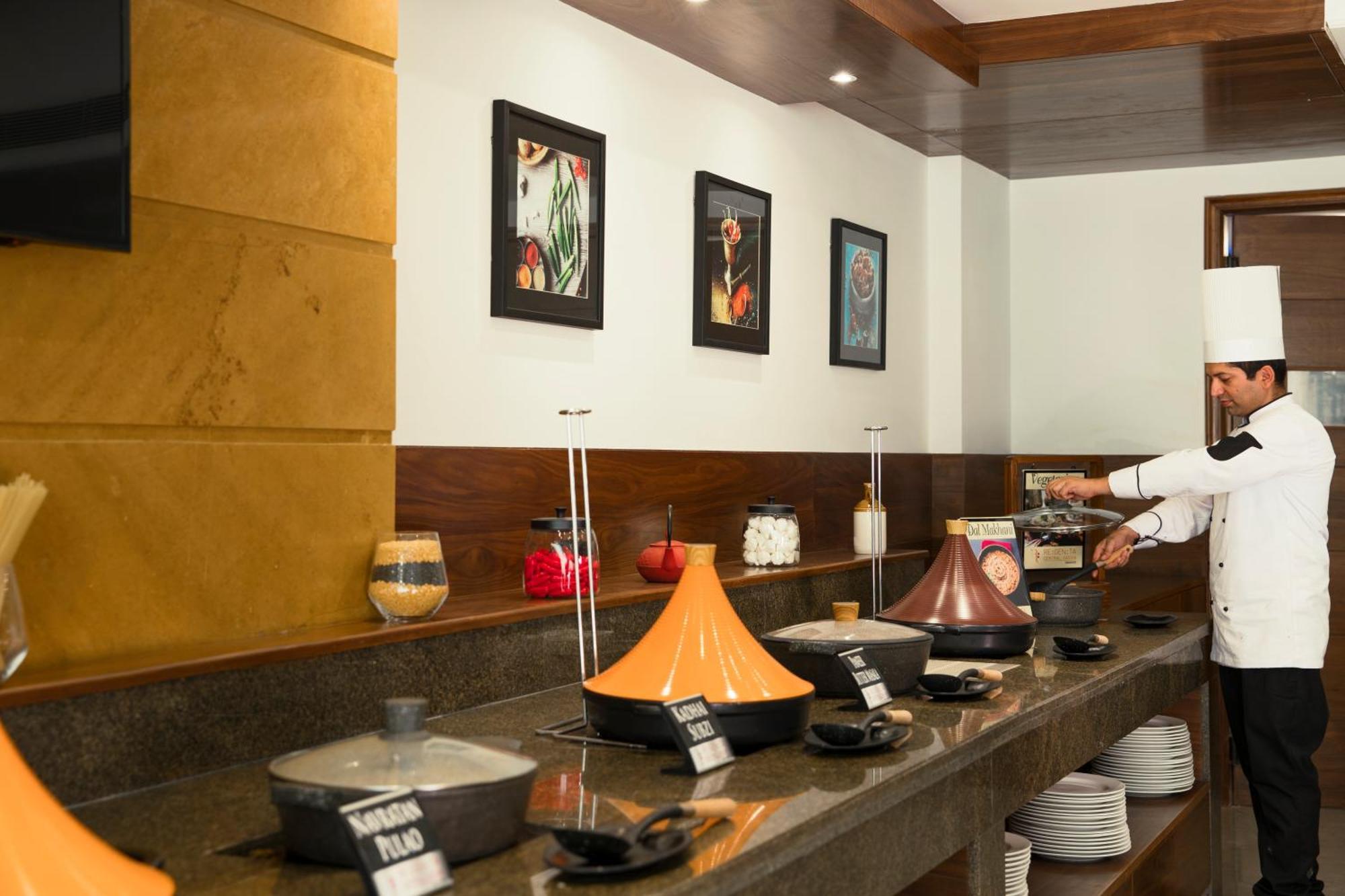 Regenta Central Cassia Zirakpur Chandigarh Kültér fotó