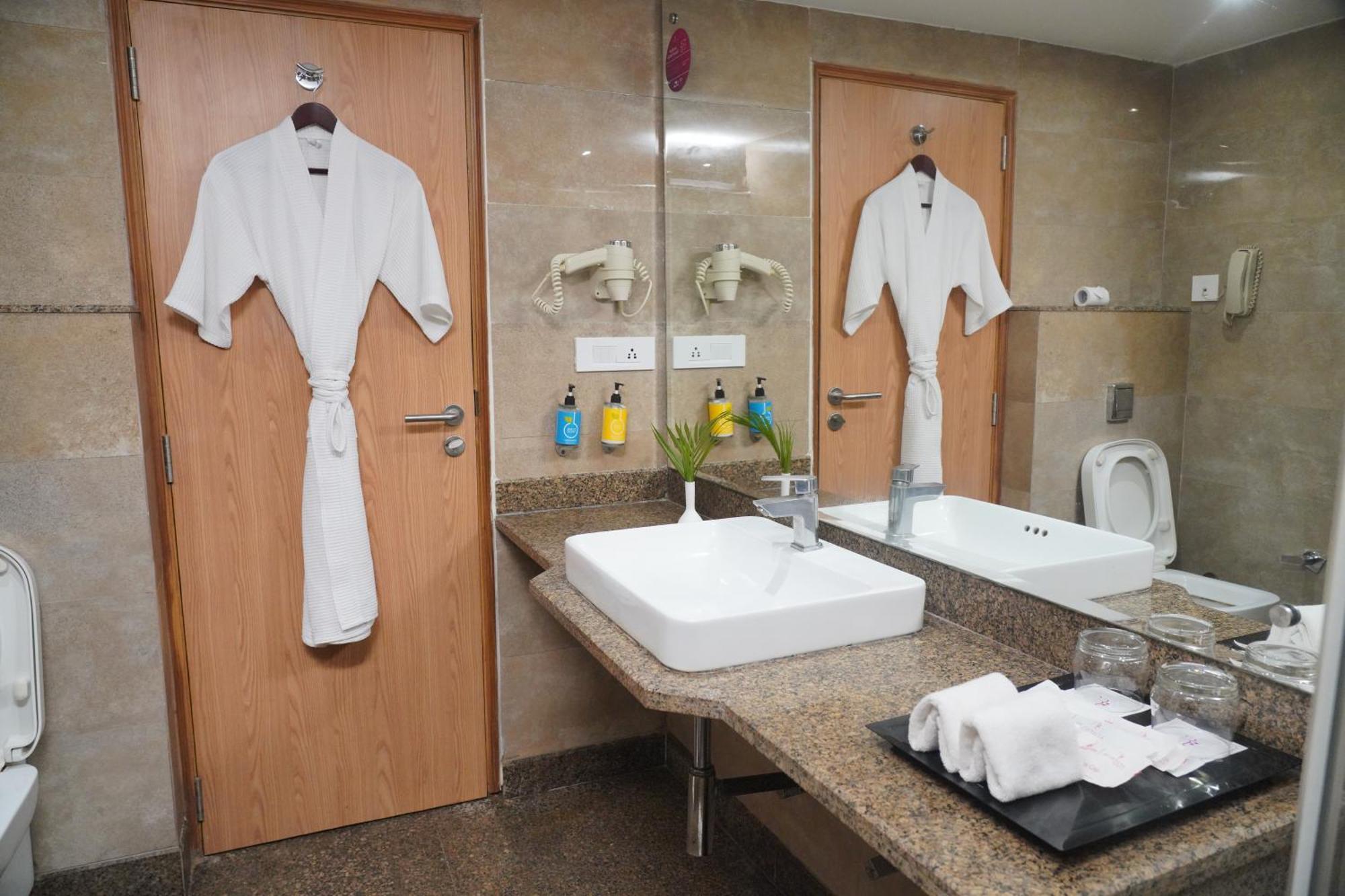 Regenta Central Cassia Zirakpur Chandigarh Kültér fotó