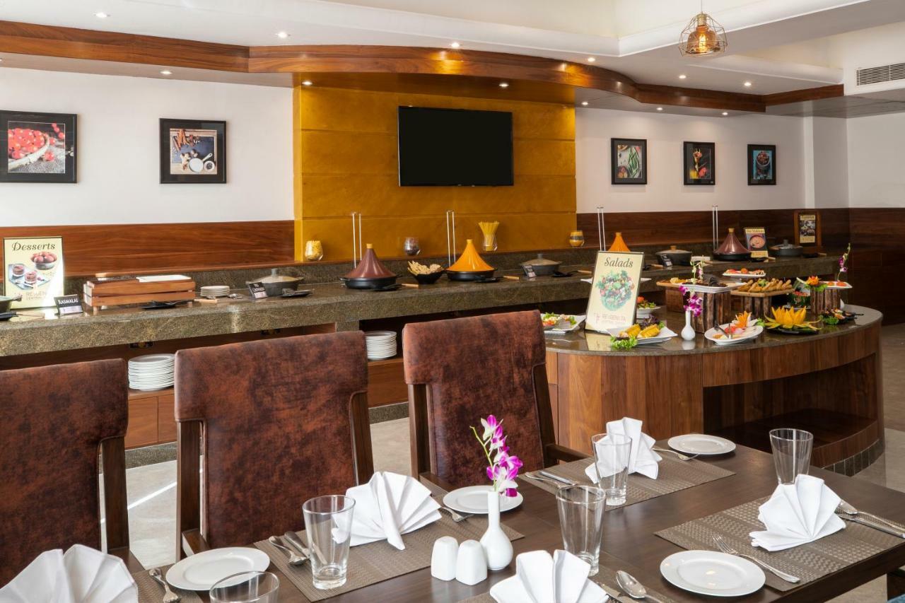 Regenta Central Cassia Zirakpur Chandigarh Kültér fotó