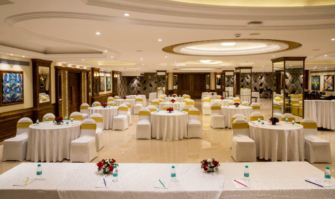 Regenta Central Cassia Zirakpur Chandigarh Kültér fotó