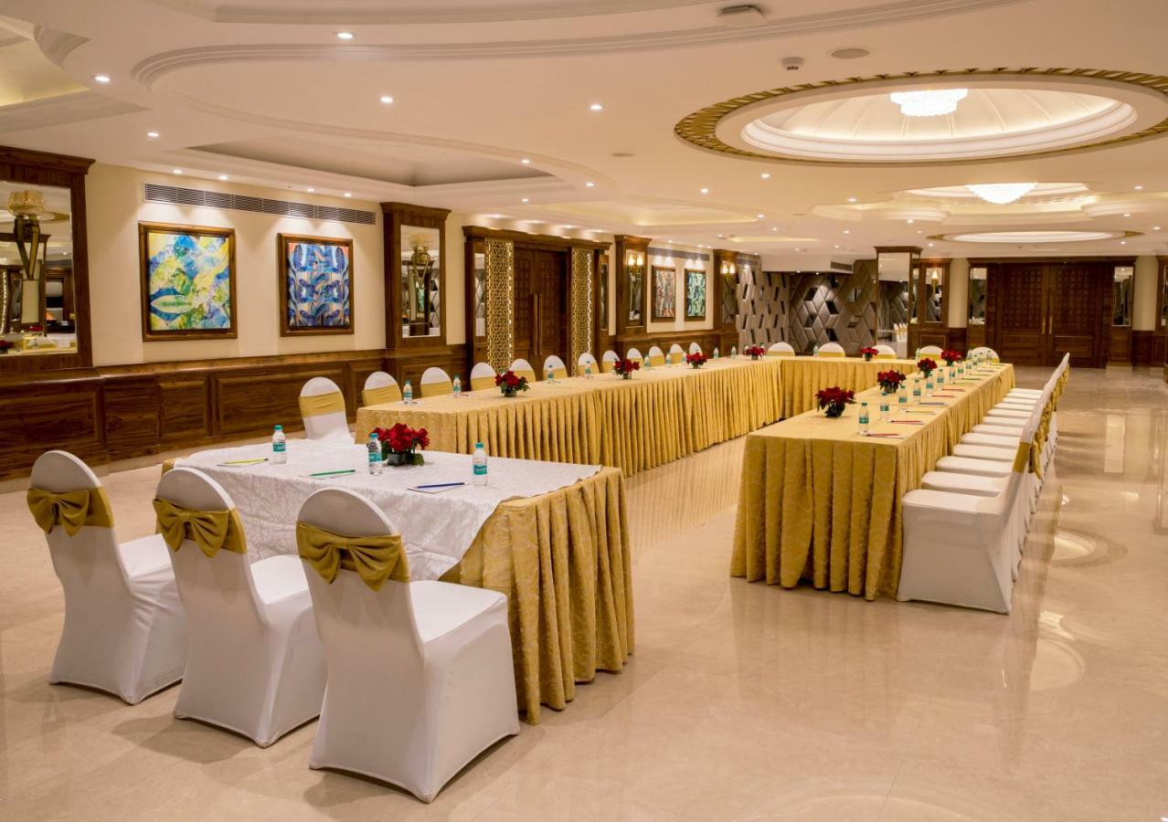 Regenta Central Cassia Zirakpur Chandigarh Kültér fotó