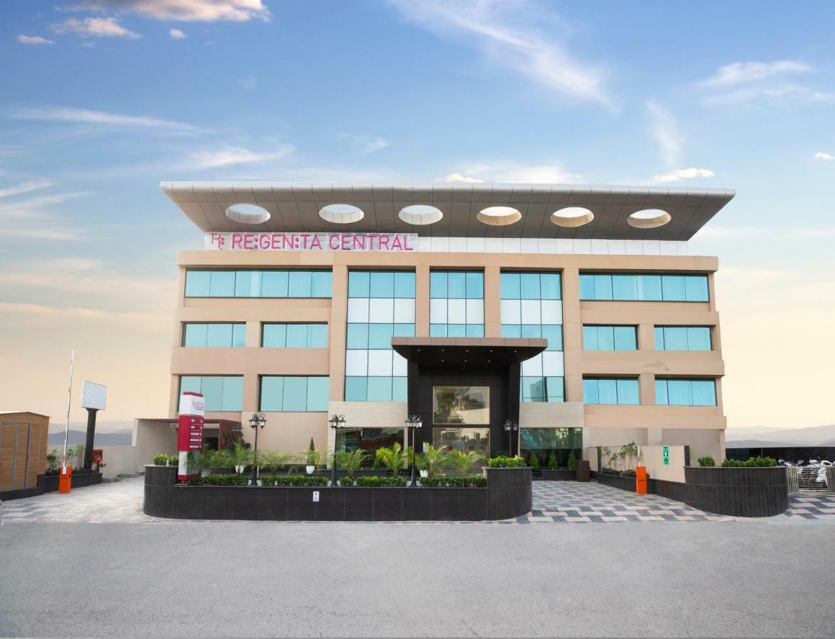 Regenta Central Cassia Zirakpur Chandigarh Kültér fotó