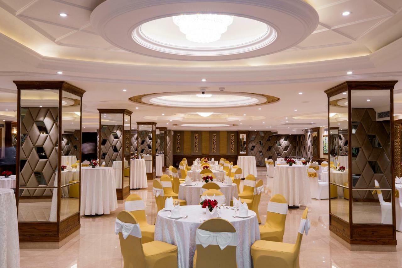 Regenta Central Cassia Zirakpur Chandigarh Kültér fotó