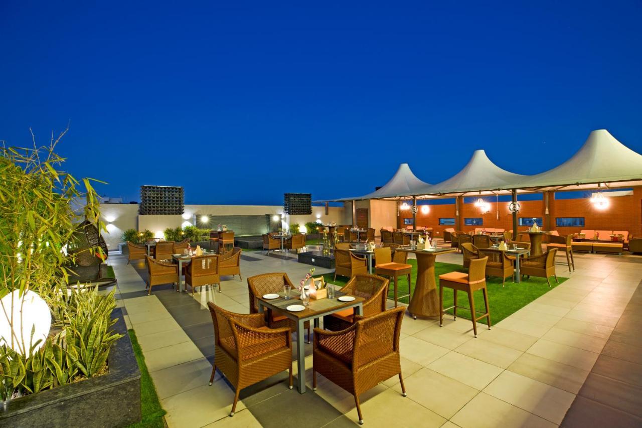 Regenta Central Cassia Zirakpur Chandigarh Kültér fotó