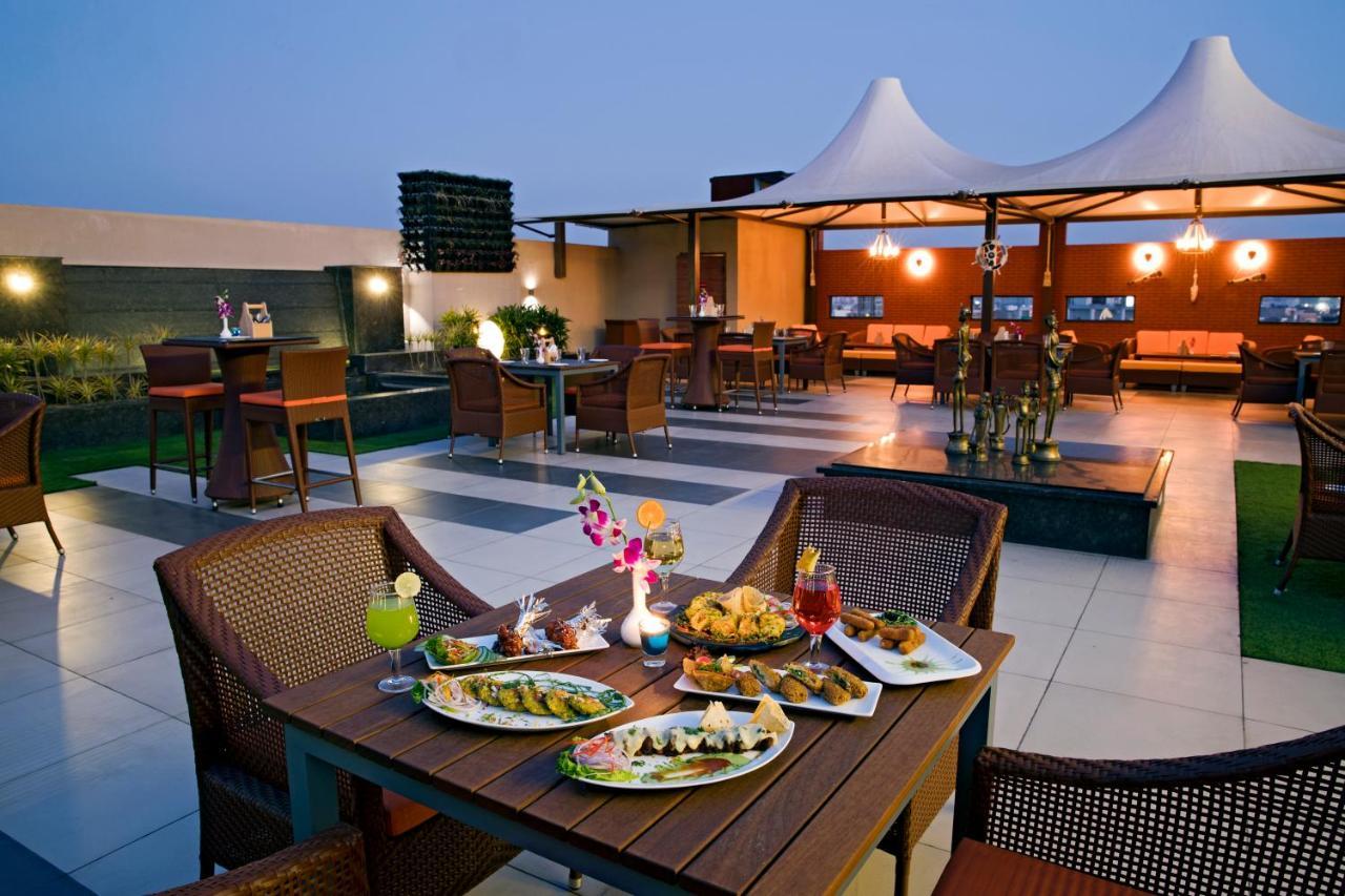 Regenta Central Cassia Zirakpur Chandigarh Kültér fotó